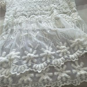 Sundance - gorgeous lace top - very feminine, worn once